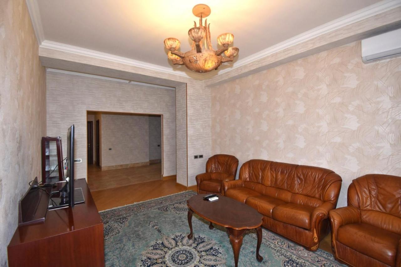 Rent Inn Yerevan On Buzand Street エクステリア 写真