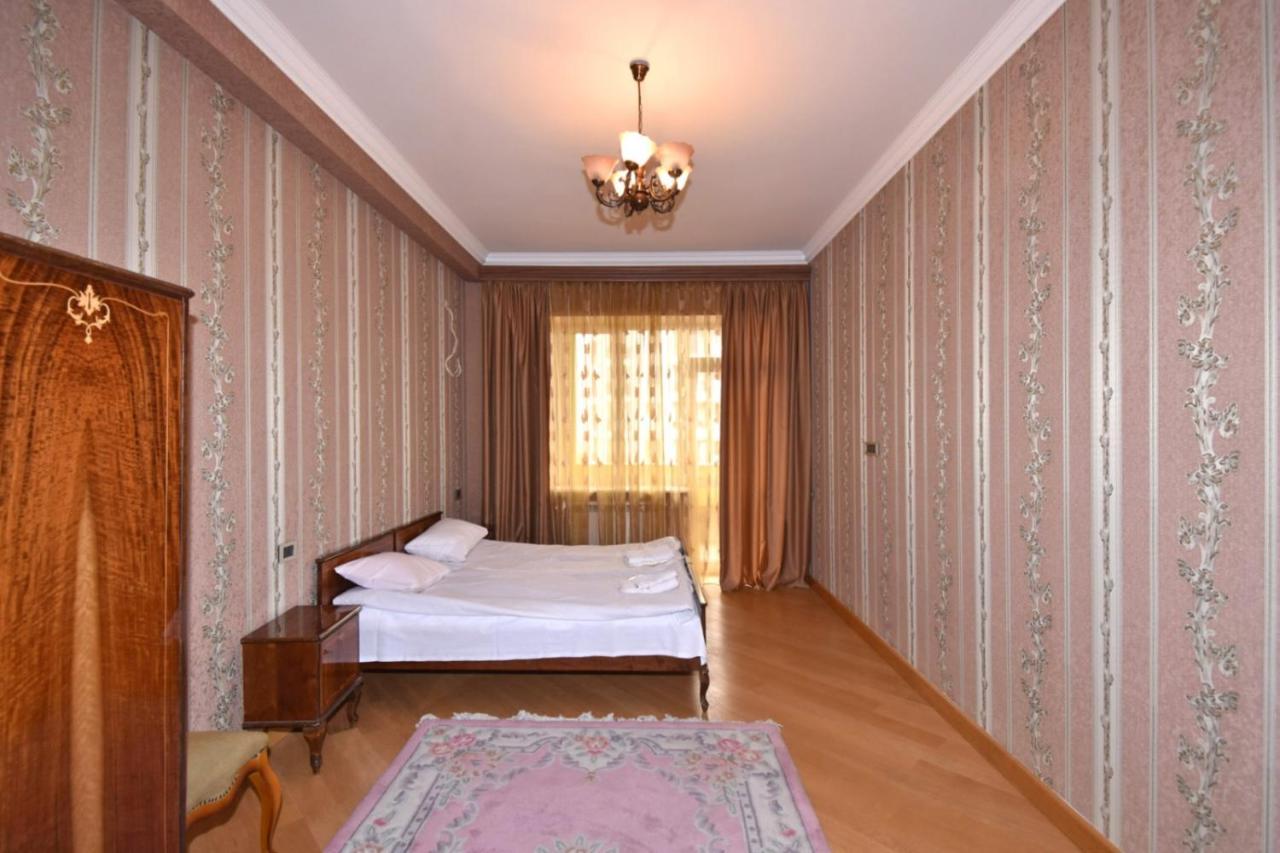 Rent Inn Yerevan On Buzand Street エクステリア 写真