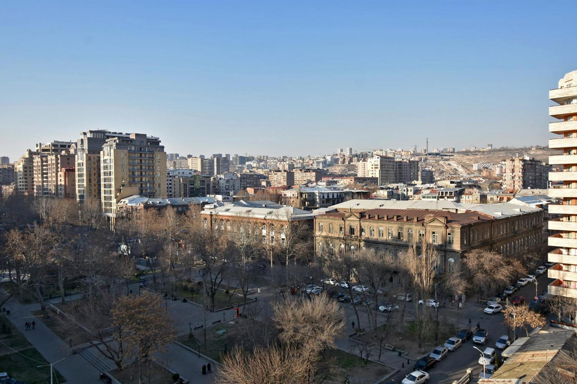 Rent Inn Yerevan On Buzand Street エクステリア 写真