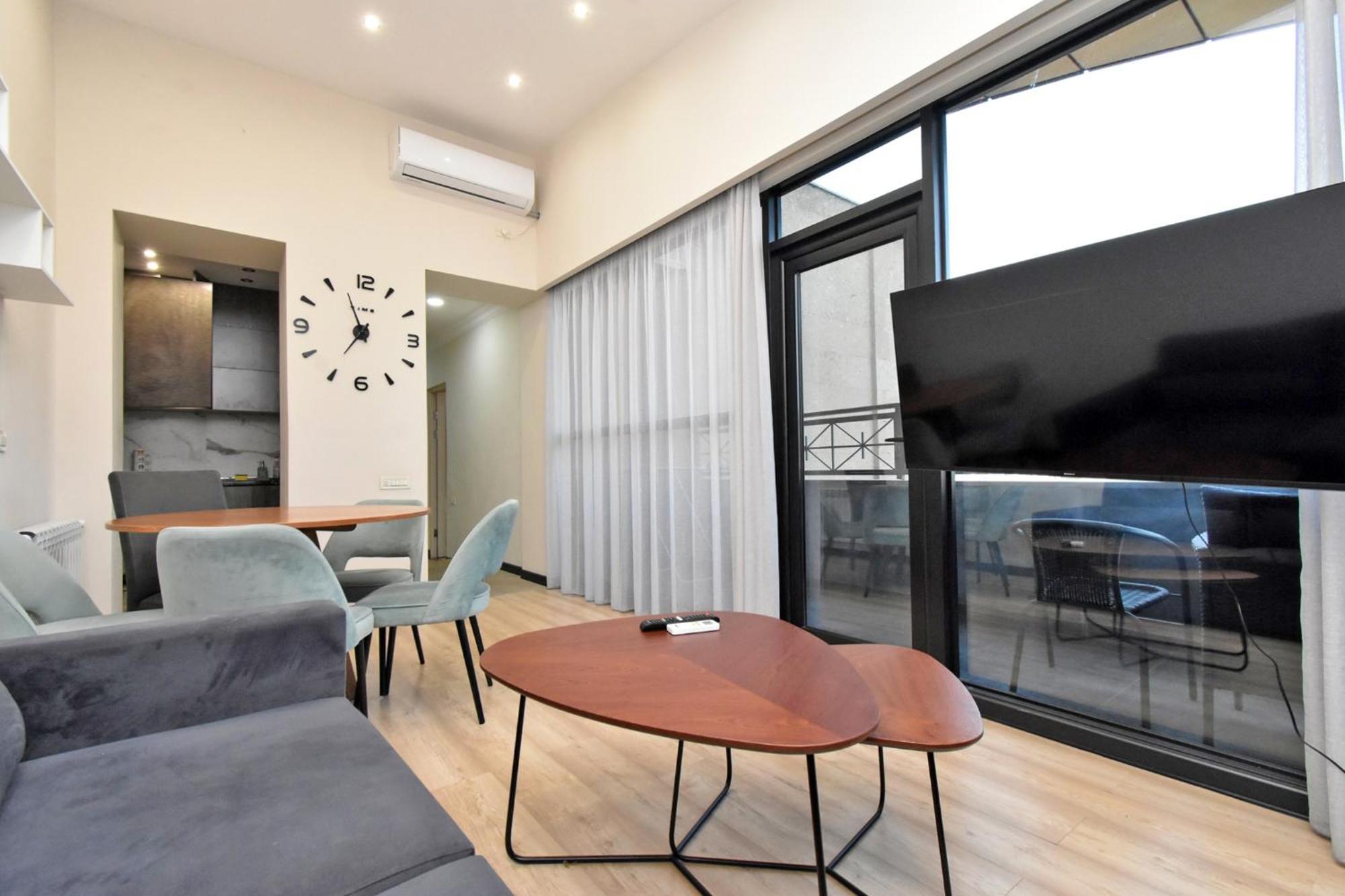 Rent Inn Yerevan On Buzand Street エクステリア 写真