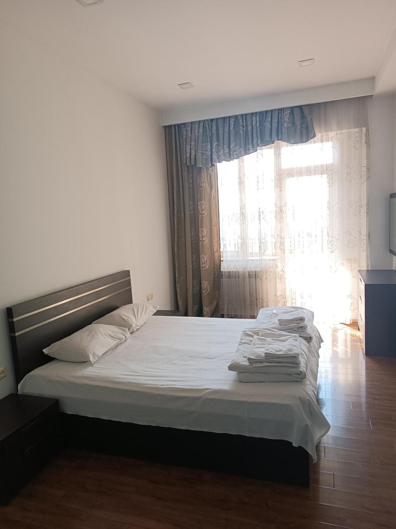 Rent Inn Yerevan On Buzand Street エクステリア 写真