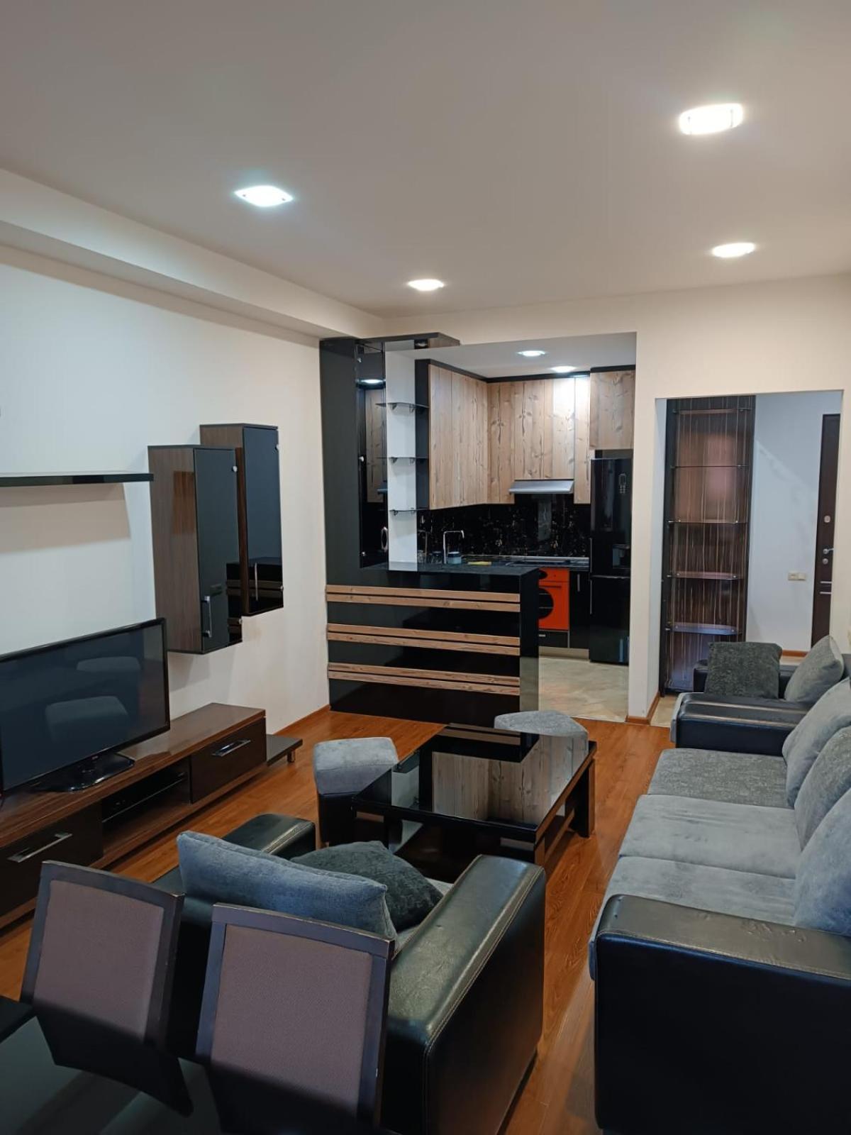 Rent Inn Yerevan On Buzand Street エクステリア 写真