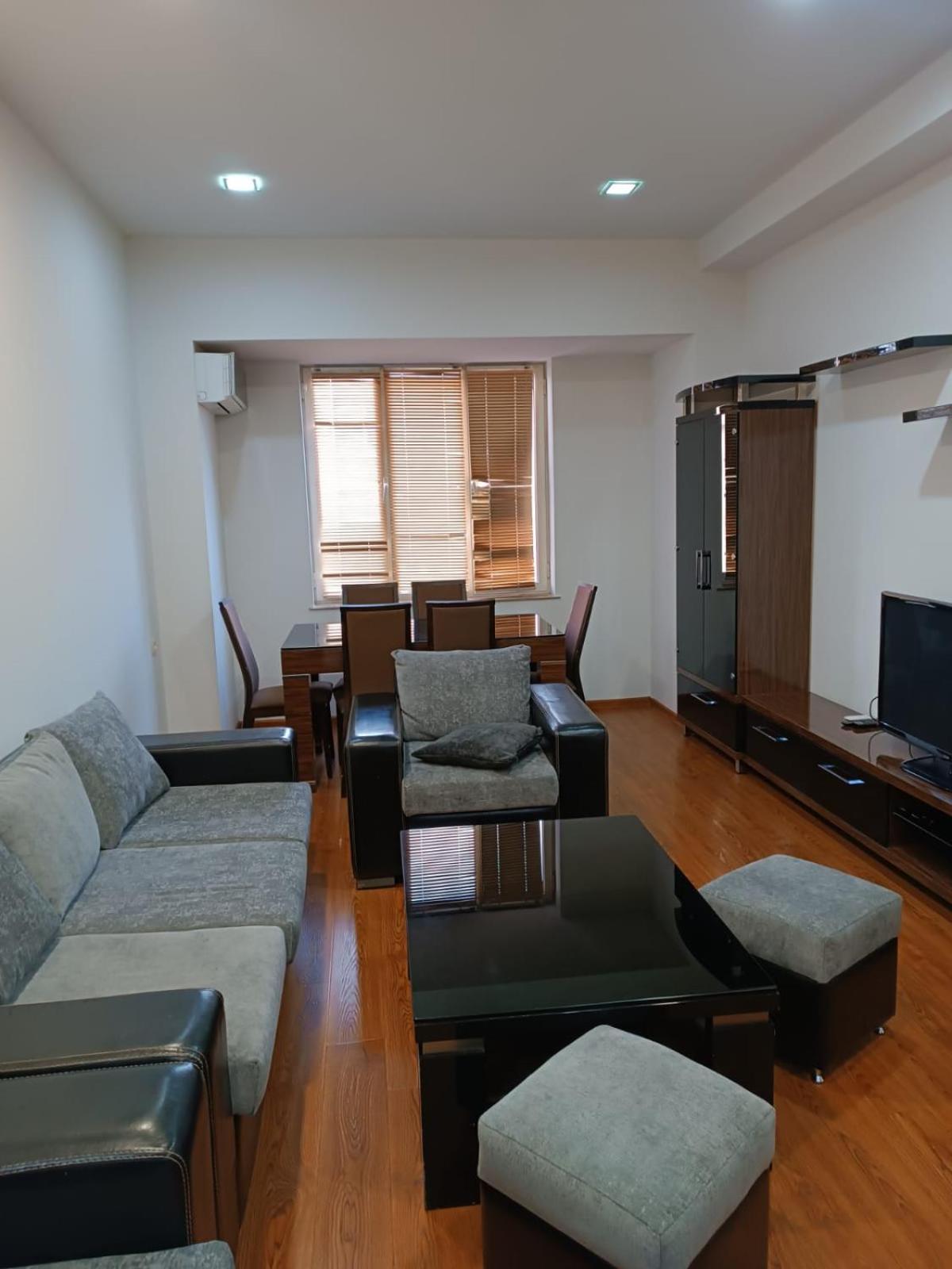 Rent Inn Yerevan On Buzand Street エクステリア 写真