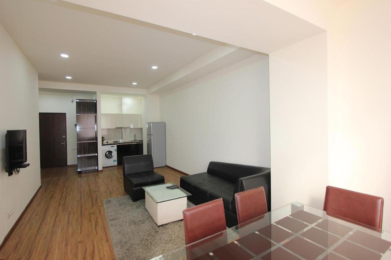 Rent Inn Yerevan On Buzand Street エクステリア 写真