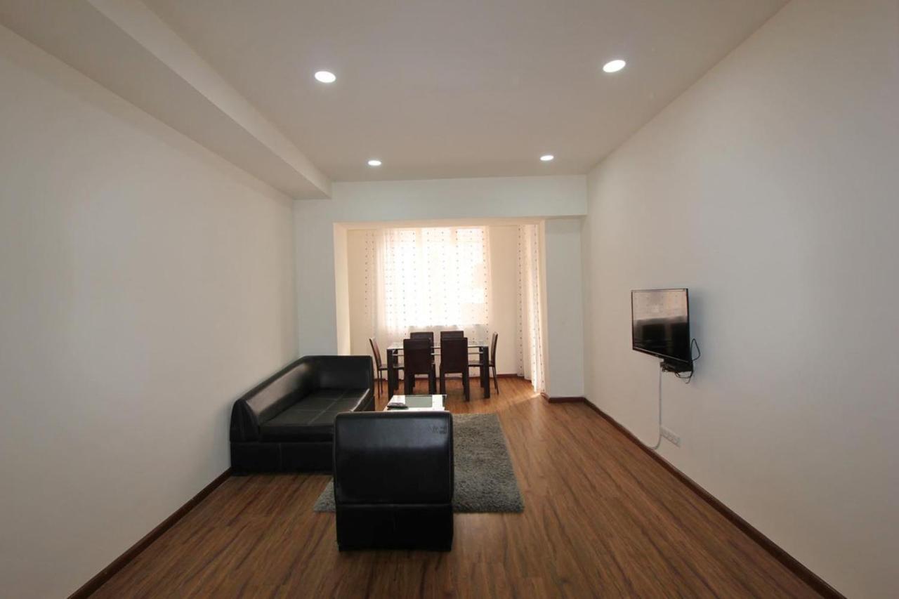 Rent Inn Yerevan On Buzand Street エクステリア 写真