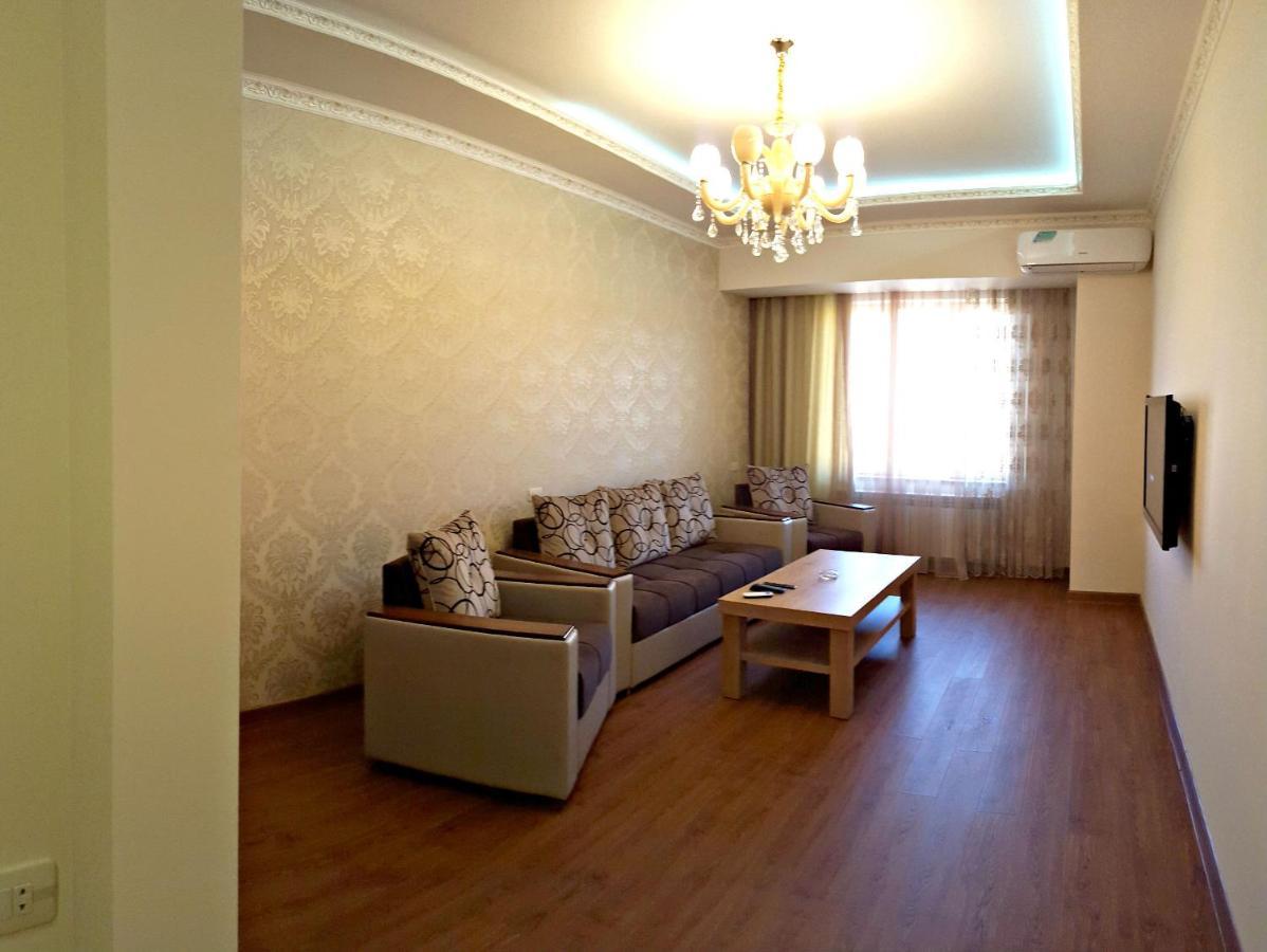 Rent Inn Yerevan On Buzand Street エクステリア 写真
